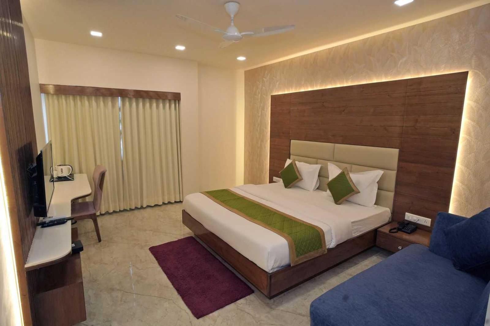Hotel O The Kia Residency Hotel And Banquet Ahmedabad Exterior photo