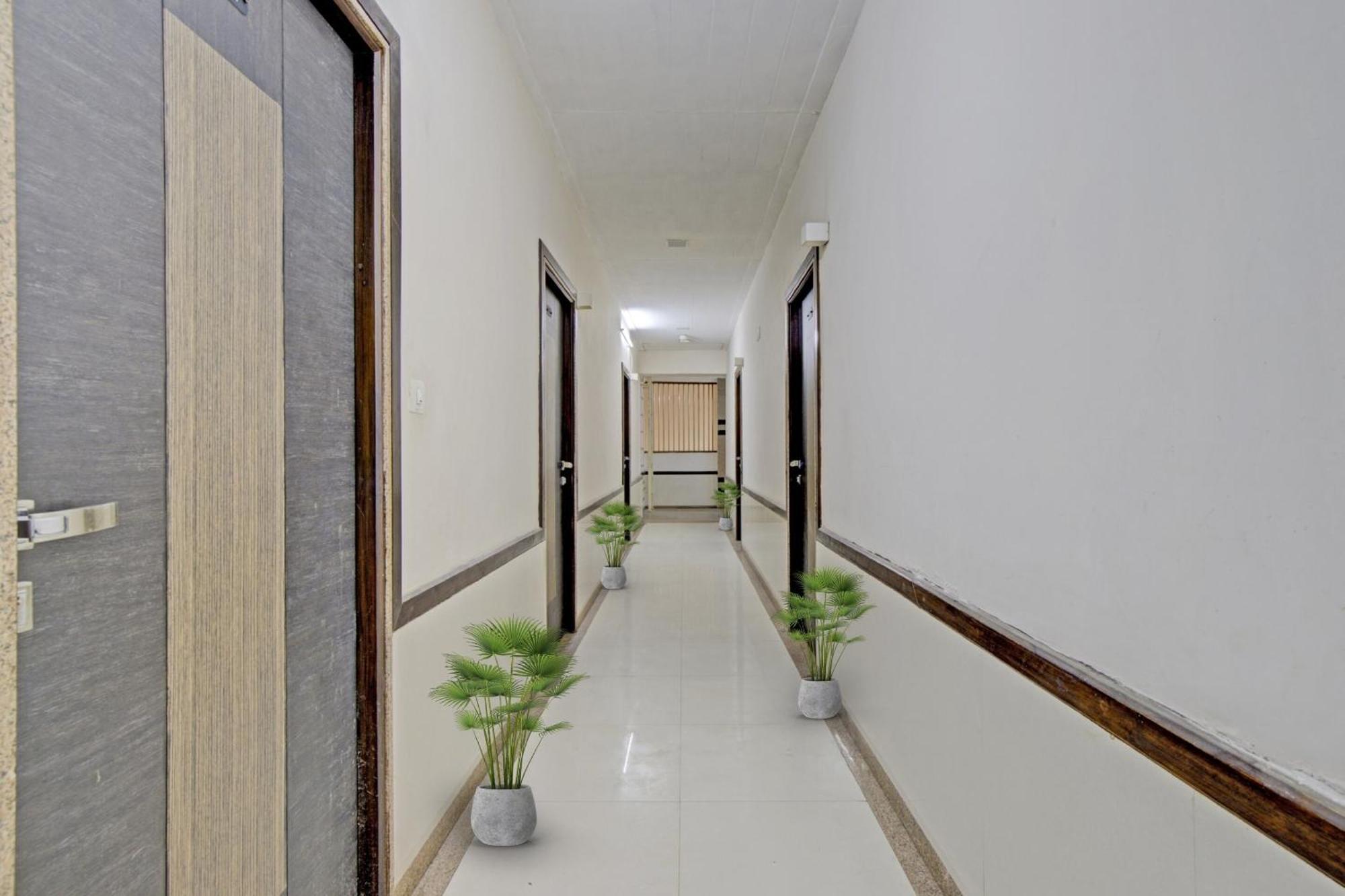 Hotel O The Kia Residency Hotel And Banquet Ahmedabad Exterior photo